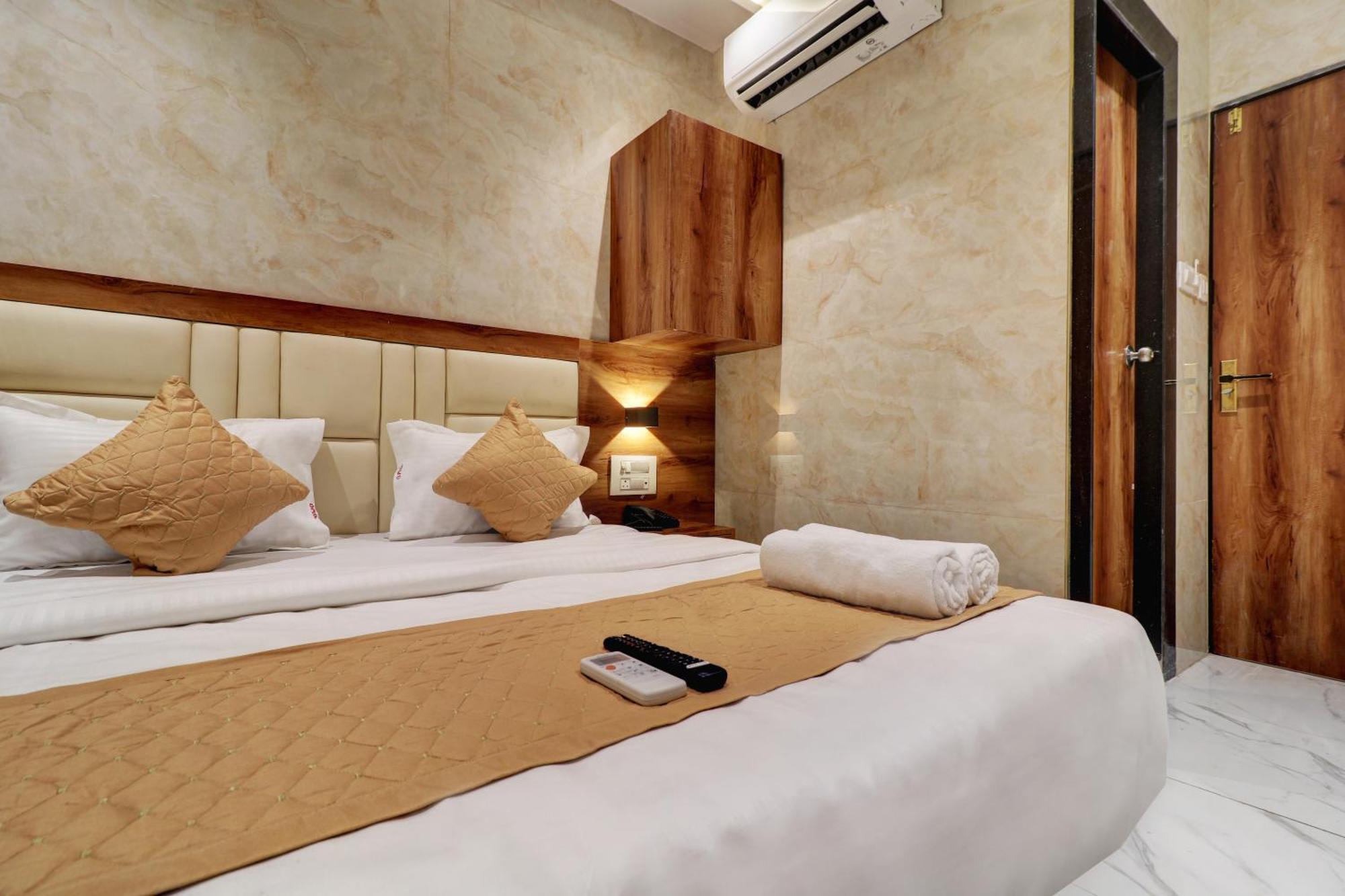 Hotel Omega Mumbai Exteriör bild