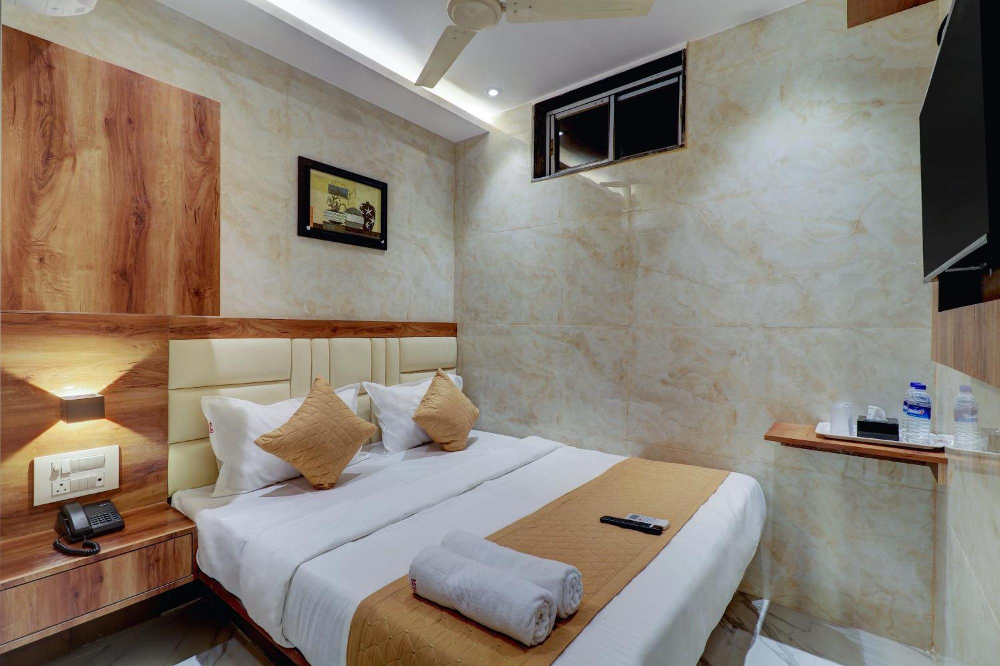 Hotel Omega Mumbai Exteriör bild